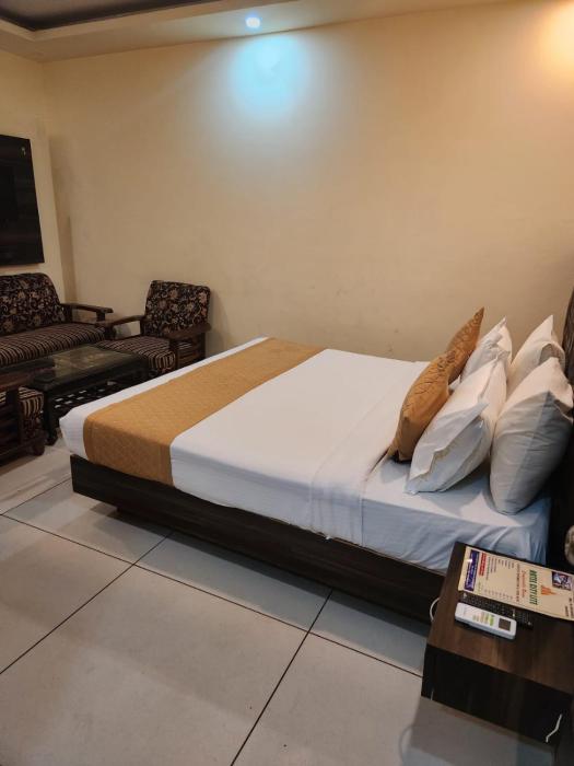 hotel aerotech near delhi airport