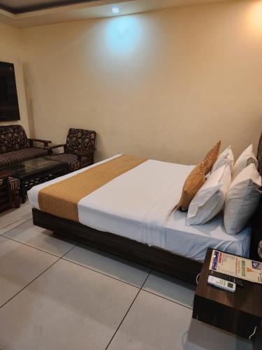 hotel aerotech near delhi airport
