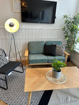 Ocho Homes Lux By Eight Continents, Belfast,,2 star