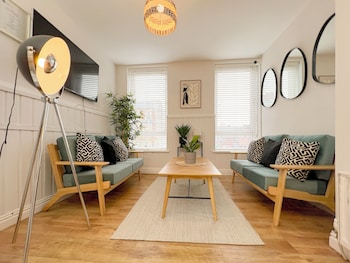 Ocho Homes Lux By Eight Continents, Belfast,,2 star