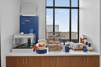 Holiday Inn Express & Suites Chicago West - Oak Park By Ihg,,3 star