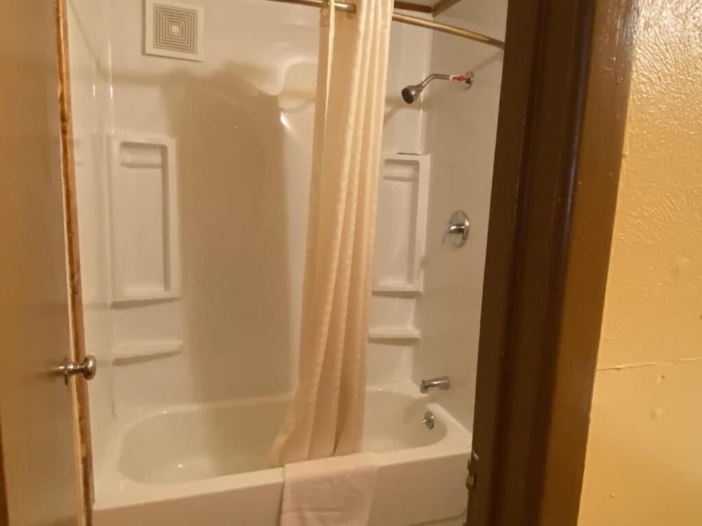 deluxe inn