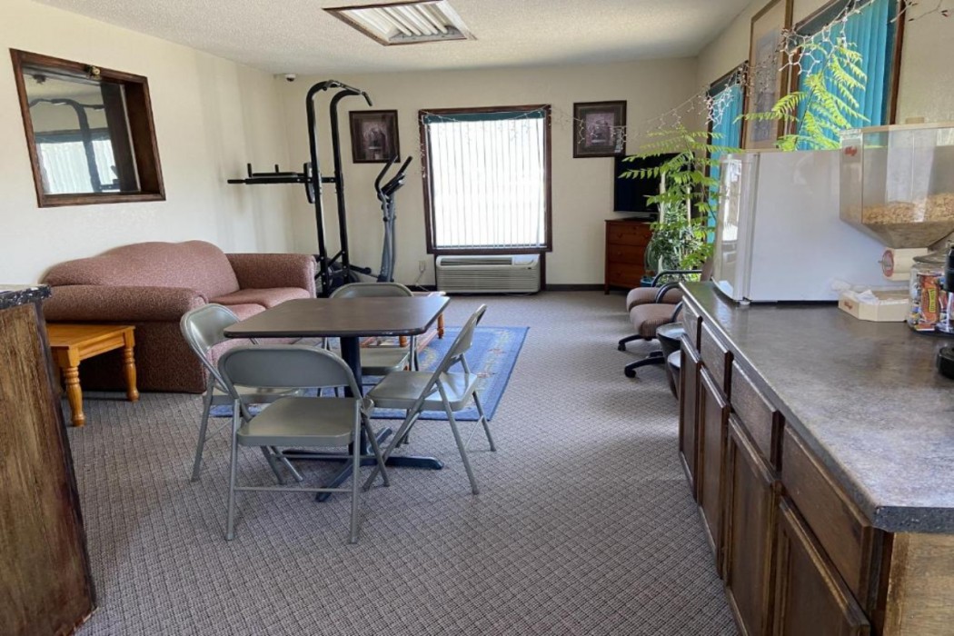 deluxe inn