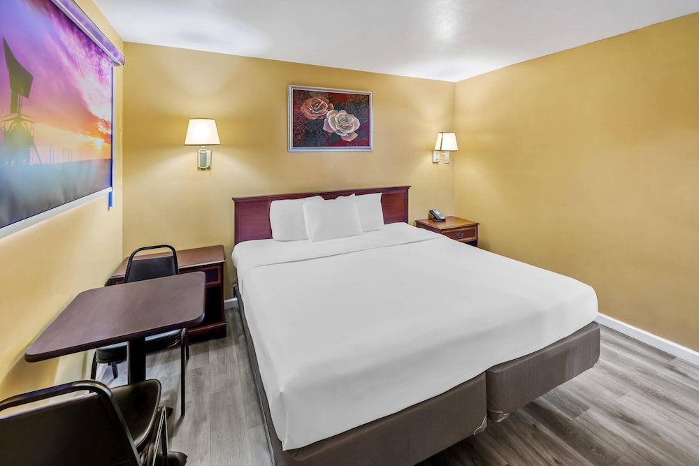 deluxe inn