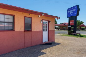 deluxe inn