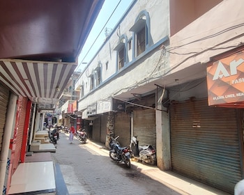 Hotel Victoria Grand,,2 star