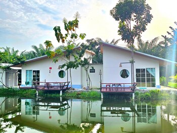 waew arun garden resort