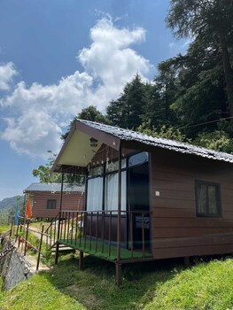 navira hills cottages kanatal