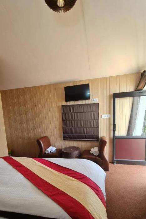 navira hills cottages kanatal