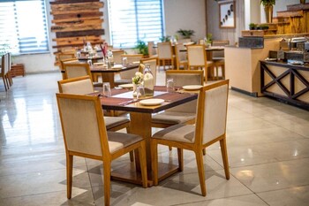Tribhav Corbett Bliss - Jim Corbett,,2 star