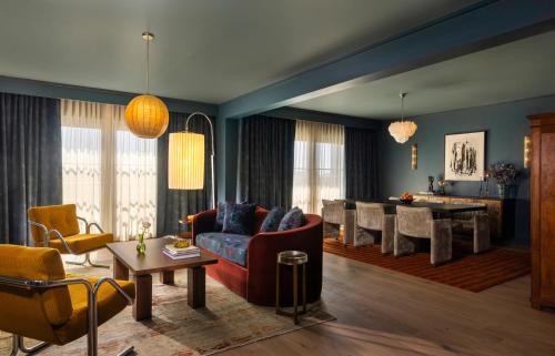 hotel daphne