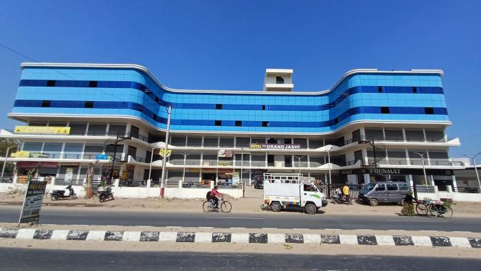 hotel the grand jashi residency