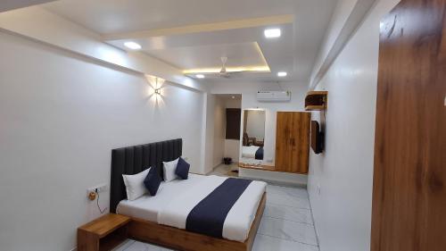 hotel the grand jashi residency