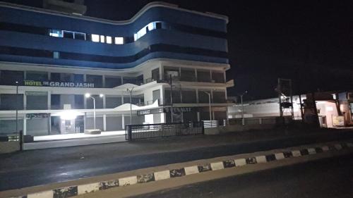 hotel the grand jashi residency