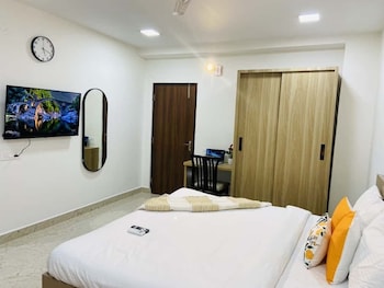 The Royal Heritage,,3 star