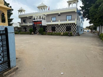 Hotel Kesri Nandan,,3 star