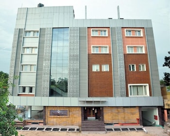 hotel thanmayi inter national