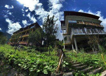 pahadi bliss hotel hostel tosh