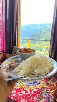 Pahadi Bliss Hotel Hostel Tosh,,1 star