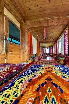 pahadi bliss hotel hostel tosh