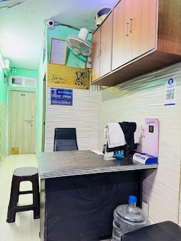 Rr Guest House,,2 star