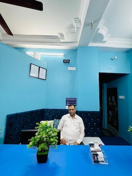 Rr Guest House,,2 star