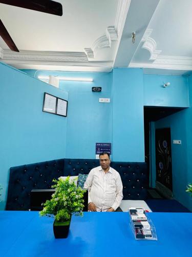 Rr Guest House,,2 star