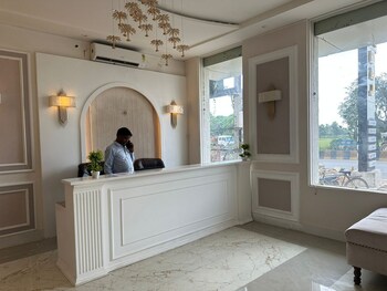 Hotel Raj Palace Morena,,3 star