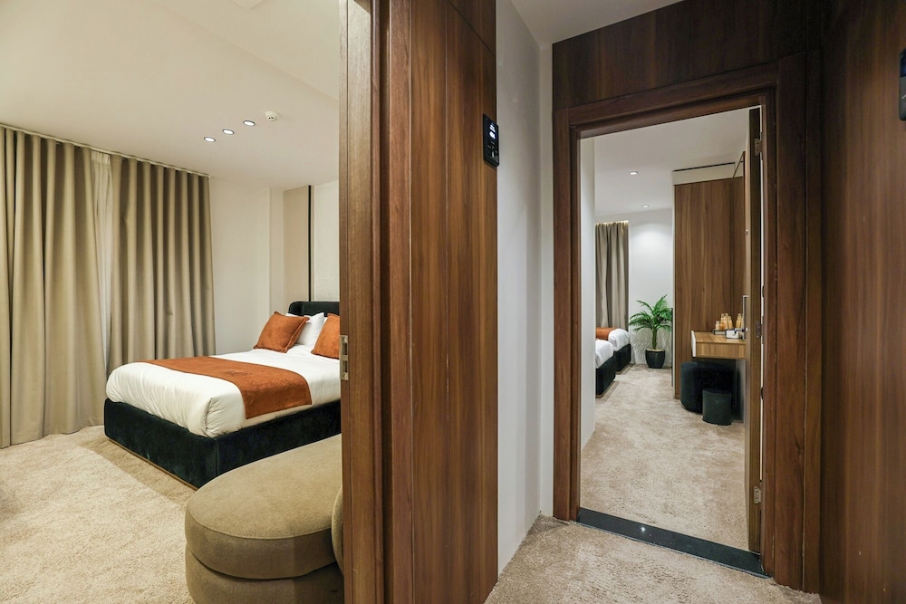 royal regency hotel