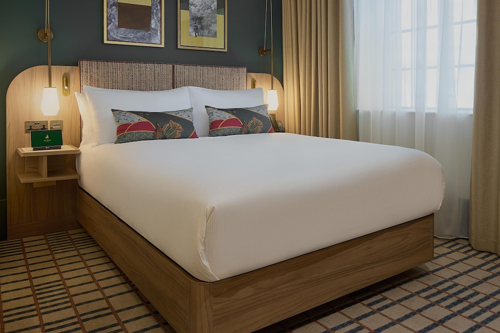 the derby london city curio collection by hilton