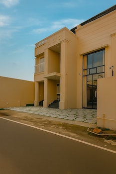 Coastal Echoes Inn,,3 star