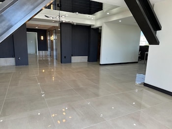 Reese Tower,5810 E Skelly Dr,3 star