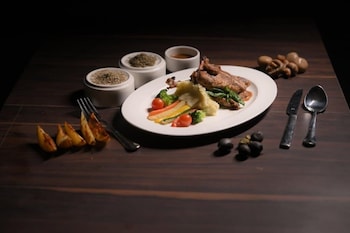 Golden Retreat,,4 star