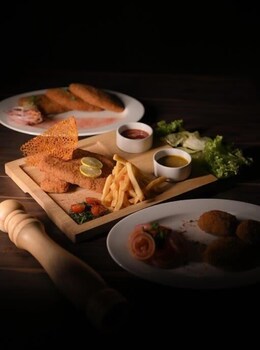 Golden Retreat,,4 star