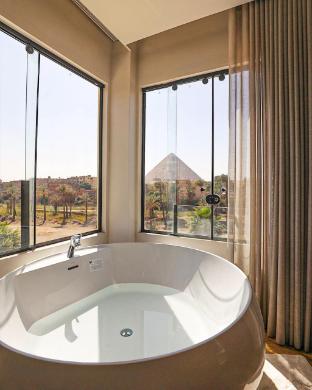 palacio pyramids hotel