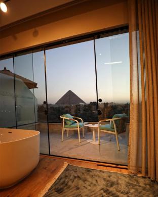 palacio pyramids hotel