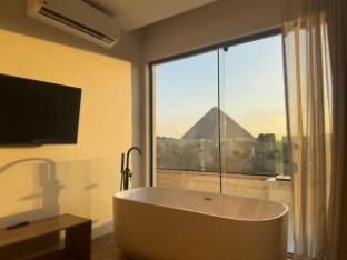 palacio pyramids hotel