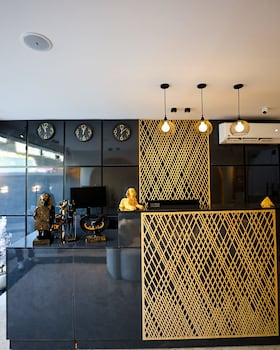 palacio pyramids hotel