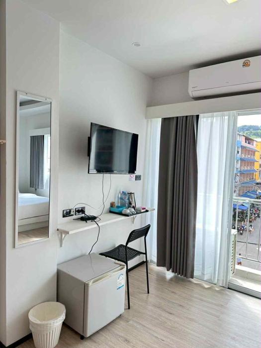 jellyfish residence patong