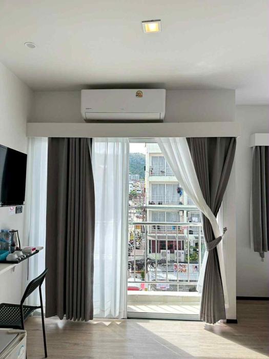 jellyfish residence patong