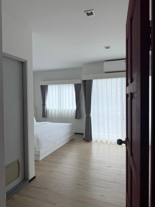 jellyfish residence patong