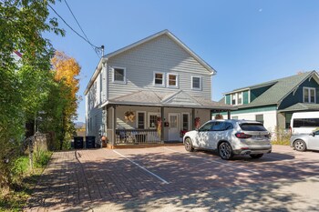 central lake placid hideaway