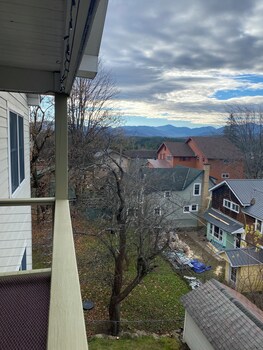central lake placid hideaway