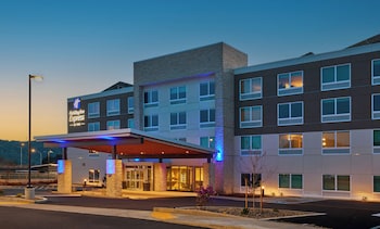 holiday inn express and suites roseburg north by ihg