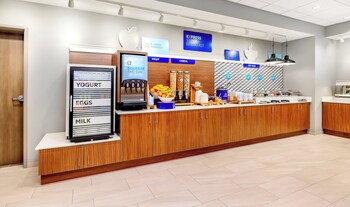 holiday inn express and suites roseburg north by ihg