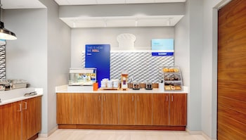 holiday inn express and suites roseburg north by ihg