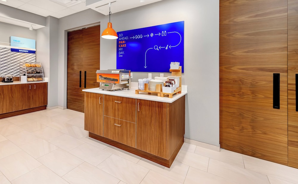 holiday inn express and suites roseburg north by ihg