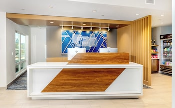 holiday inn express and suites roseburg north by ihg