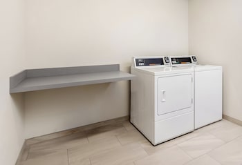 holiday inn express and suites roseburg north by ihg