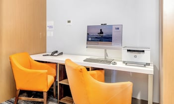 holiday inn express and suites roseburg north by ihg